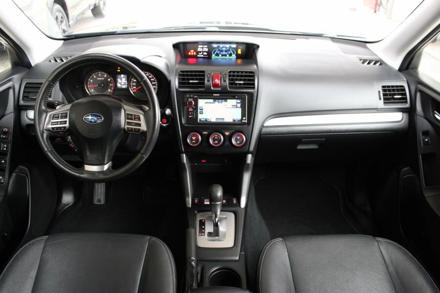 Subaru Forester 2.0 CVT Executive * Trekhaak * Navigatie * 18 inch * Xenon