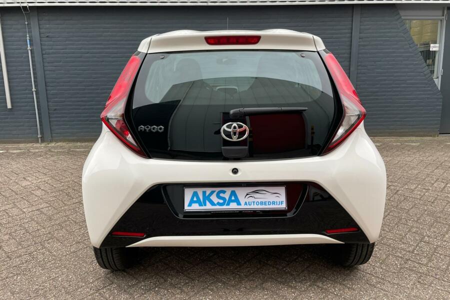 Toyota Aygo 1.0 VVT-i x-play | Sportvelgen | Apple Car Play