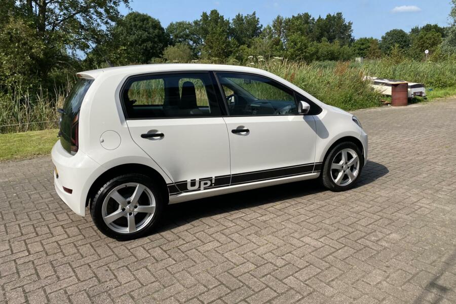 Volkswagen Up! 5D 1.0 BMT move up! Nwe apk. Lage kms NAP!