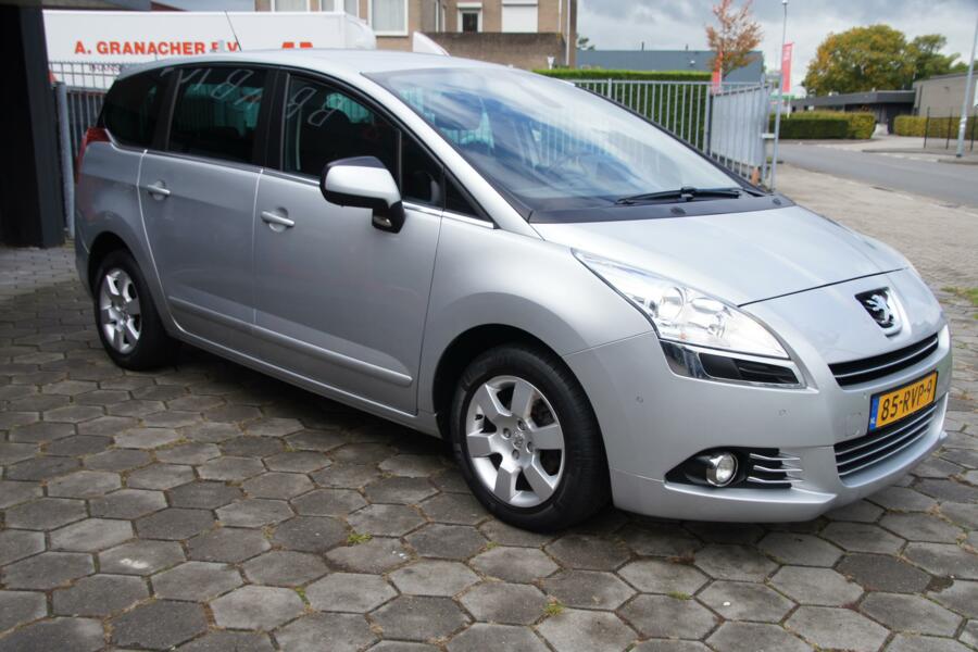Peugeot 5008 1.6 HDiF Blue Lease 7p. 17