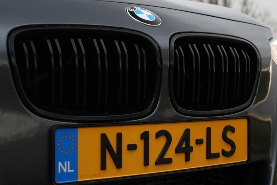 BMW 1-Serie 116i M Sport / M-Pakket / Xenon / 18" / Carplay!
