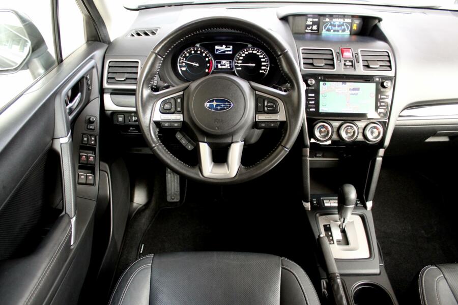 Subaru Forester 2.0 CVT Premium * Trekhaak * Navigatie * BI-LED * Panoramadak