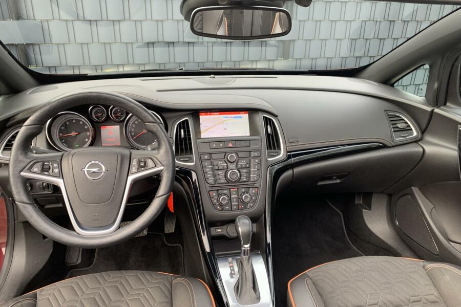 Opel Cascada 1.6 Turbo AUT. Cosmo Innovation NAVIGATIE|XENON|HALF-LEDER|STOELVERWARMING|PARKEERSENSOREN