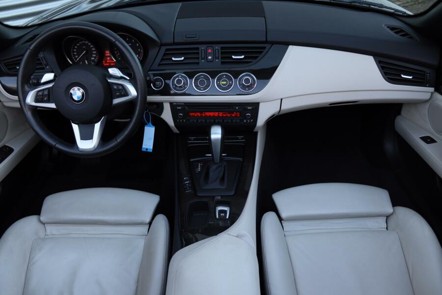 BMW Z4 Roadster sDrive23i /AUT./LED/XENON/SPORTSTOELEN/PDC V+A/STOELVERW./NIEUWSTAAT!