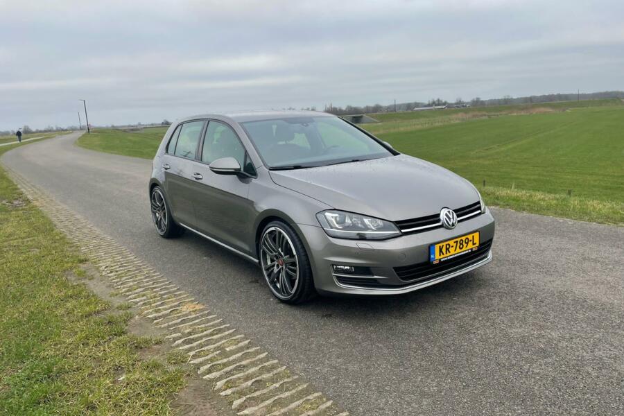 Volkswagen Golf 1.4 TSI Business Edition R Connected 19inch