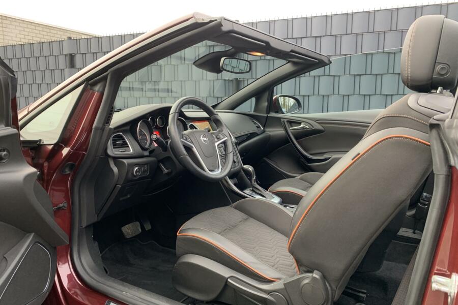 Opel Cascada 1.6 Turbo AUT. Cosmo Innovation NAVIGATIE|XENON|HALF-LEDER|STOELVERWARMING|PARKEERSENSOREN