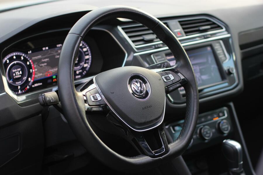 Volkswagen Tiguan 2.0 TSI R-Line 4Motion PANO Virtual SUZUKA