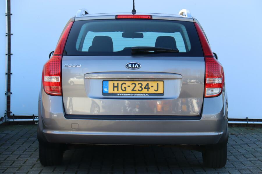 Kia cee'd Sporty Wagon 1.6 CVVT AUTOMAAT 82.000 kilometer!