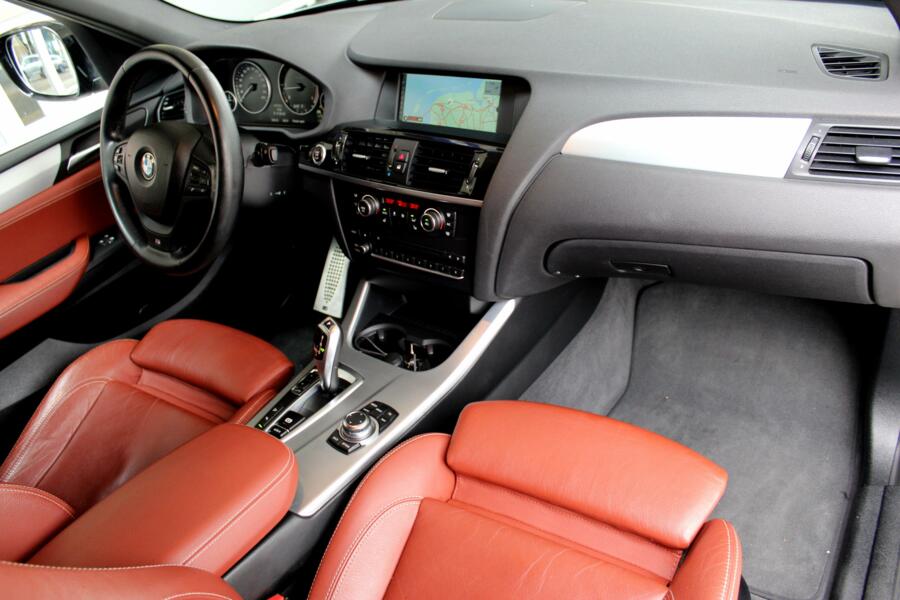 BMW X3 xDrive20d High Executive * Trekhaak * Navigatie * Panorama dak * M-Sport pack