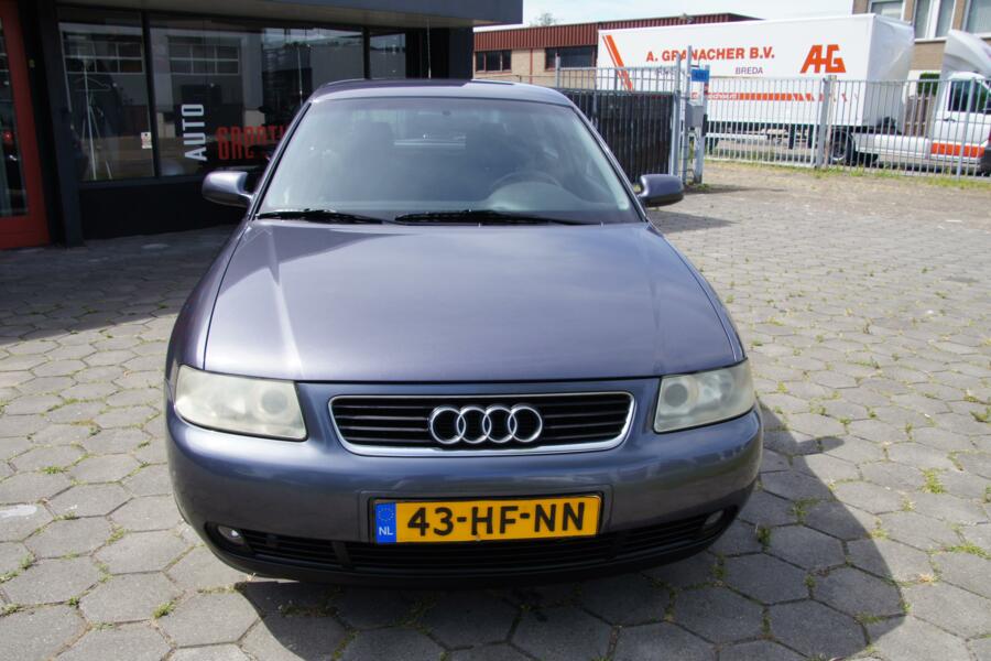 Audi A3  1.6 Attraction