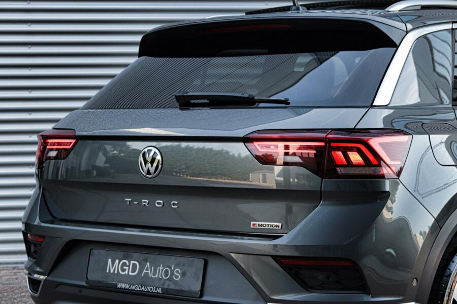 Volkswagen T-Roc 2.0 TSI 4Motion Sport /AUT./LED/PANODAK/VIRTUAL/CARPLAY/ACC/BEATS/STUUR+STOELVERW!