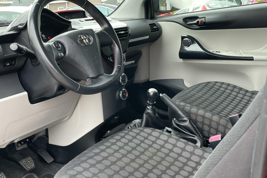 Toyota iQ 1.0 VVTi Comfort| Airco| Origineel NL| Lichtmet.|