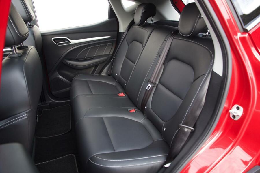 MG ZS EV Luxury Panorama Leder FULL OPTIONS