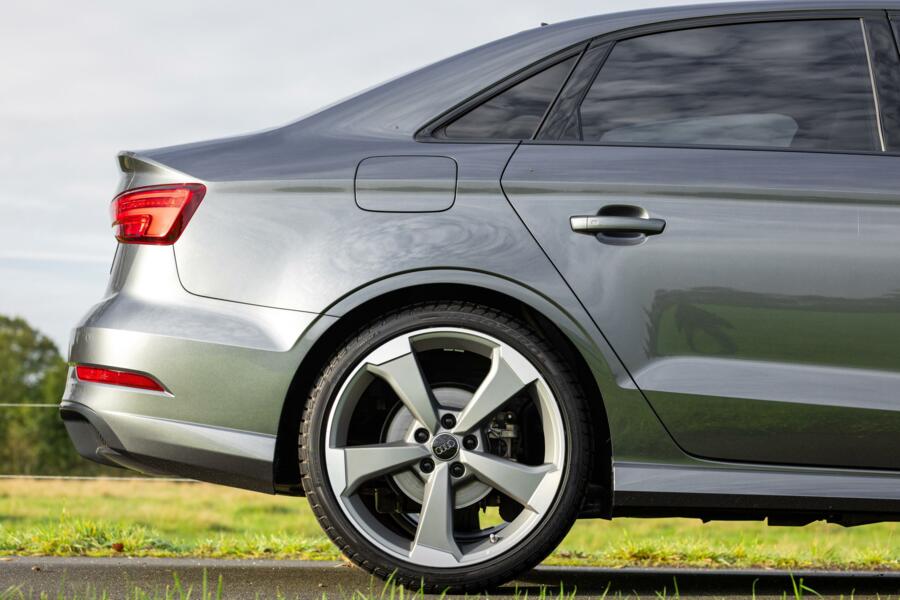 Audi A3 Limousine 35 TFSI|Advance Sport|S-line in- en ext