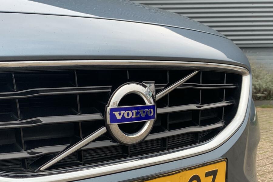 Volvo V40 1.6 D2 Kinetic BJ`13 NAP NL NAVI Cruise Climate Goed onderhouden!!!