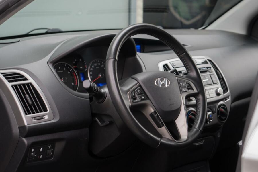 Hyundai i20 1.2 HP i-Motion Rijklaar incl 12 maanden Bovag!