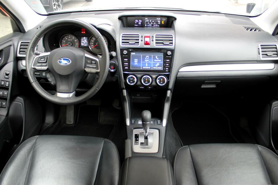 Subaru Forester 2.0 CVT Premium * Trekhaak * 60380 km * Leder * Xenon