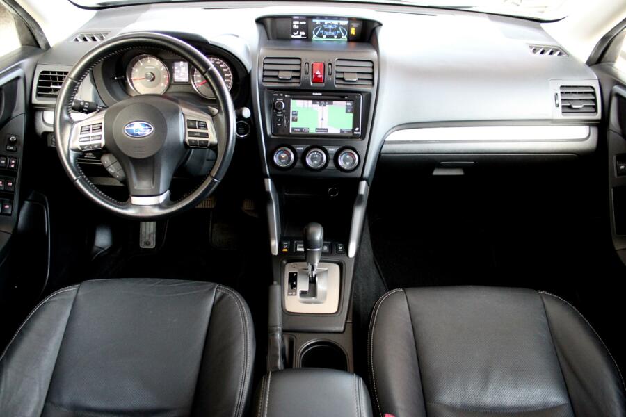 Subaru Forester 2.0 CVT Executive * Trekhaak * Navigatie * 18 inch * Parkeersensoren voor en achter