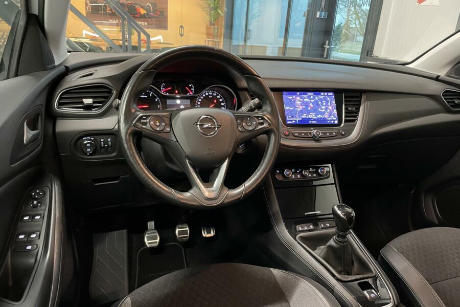 Opel Grandland X 1.2 Turbo Innovation/ Navi/ Camera/ CarPlay/ 18''