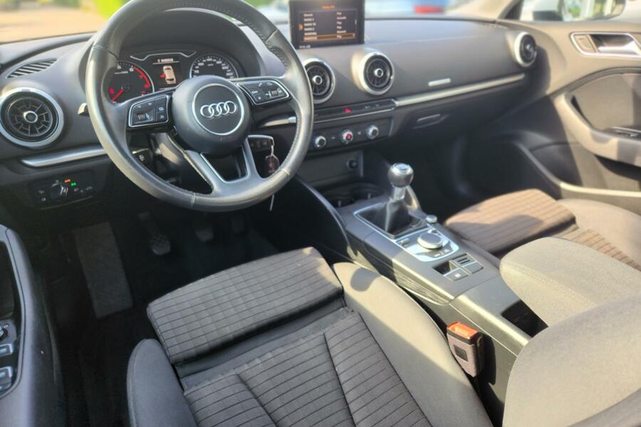 Audi A3 Sportback 1.0 TFSI Pro Line| LED| 17"| Sportstoelen|