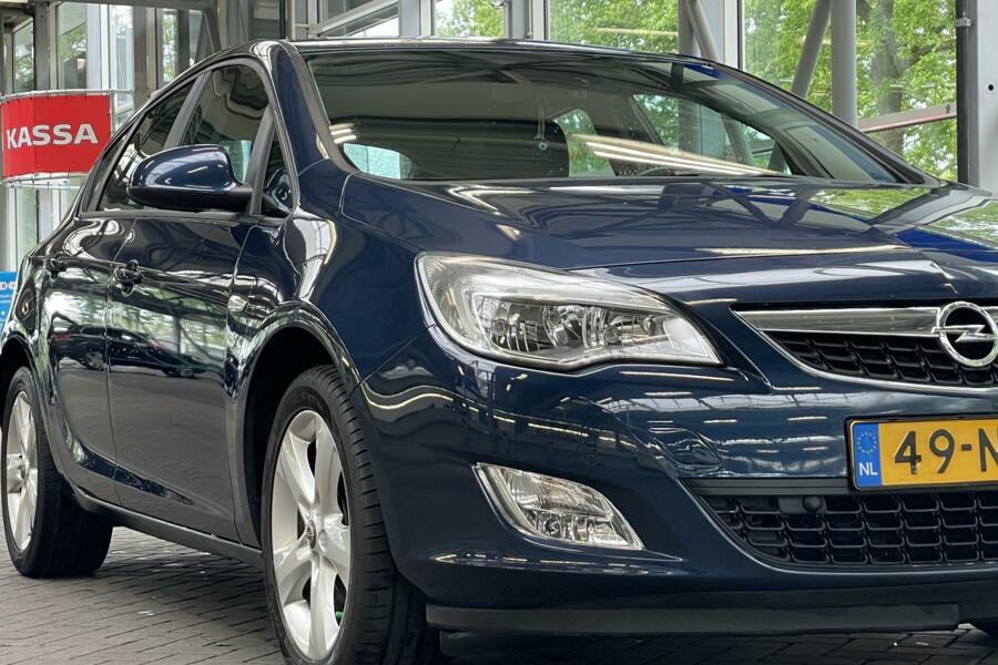 Opel Astra 1.4 Turbo Edition 5 drs bj 2010 Navi Lmv pdc