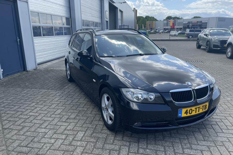 BMW 3-serie Touring 320i Business Line  Automaat cruise