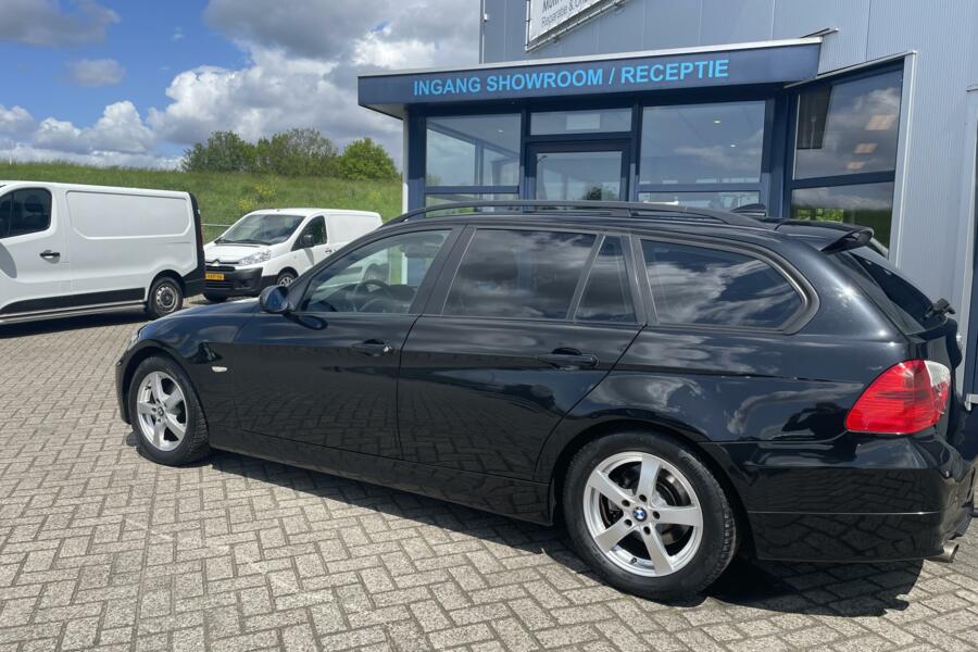 BMW 3-serie Touring 320i Business Line  Automaat cruise