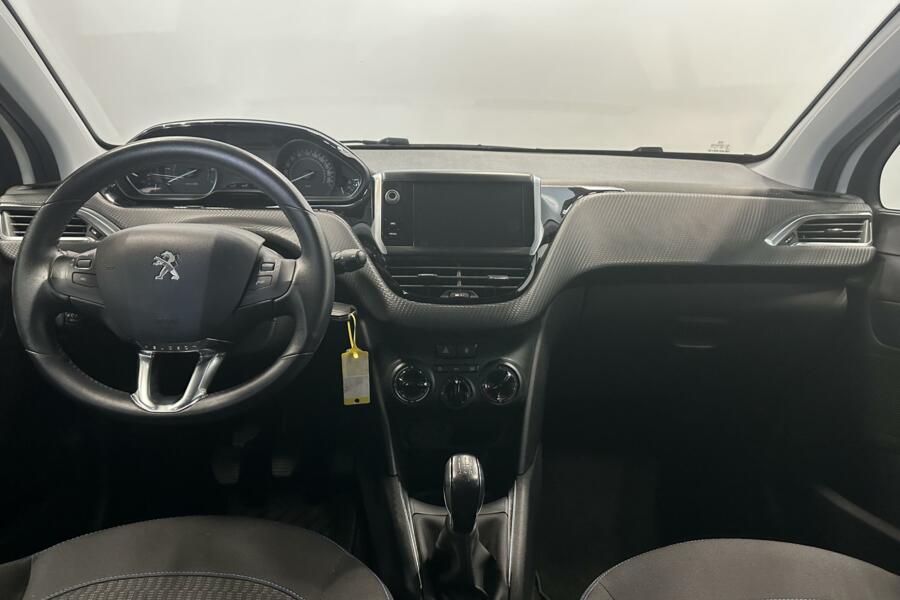 Peugeot 208 1.2 PureTech Signature Apple Carplay/Android Auto