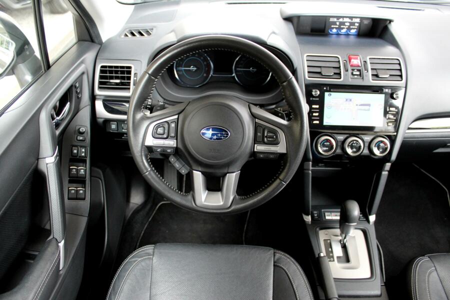 Subaru Forester 2.0 CVT Premium * Trekhaak * Navigatie * Panoramadak