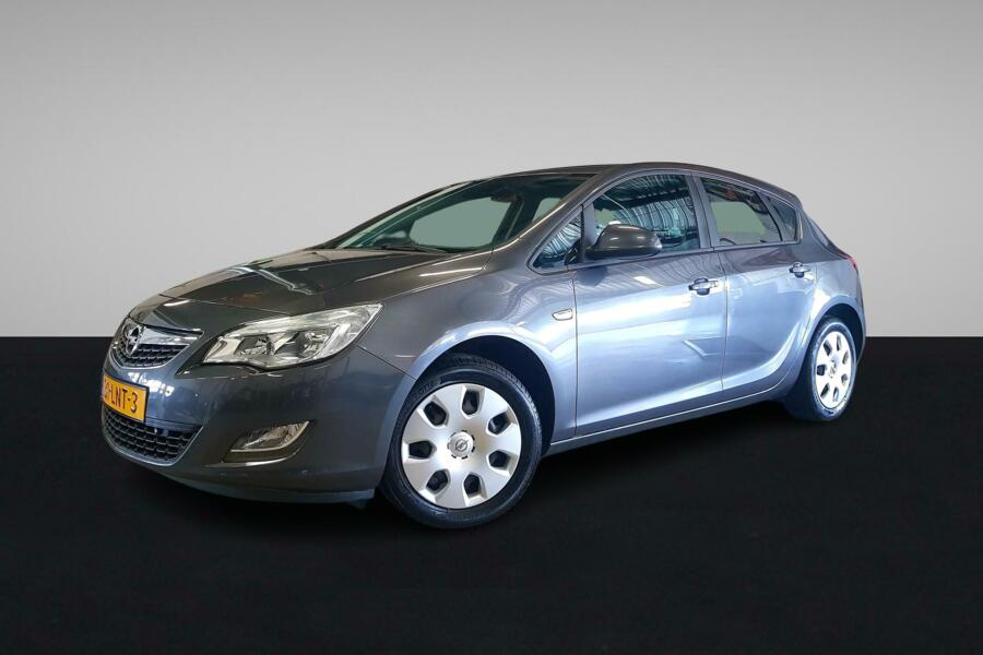 Opel Astra 1.4 Edition airco, parkeersensoren V+A, trekhaak