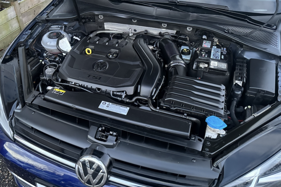 Volkswagen Golf 1.5 TSI 150pk | Pano | DSG | Verlaagd | Virtuele Cockpit | Leder | Sportmodus |