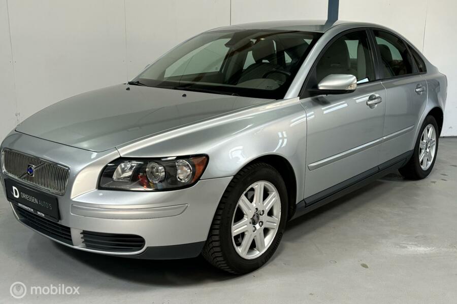 Volvo S40 2.4 Momentum AUTOMAAT / YOUNGTIMER