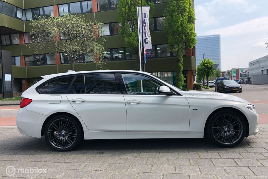 BMW 3-serie Touring 318d High Executive/ Verkocht Verkocht!!