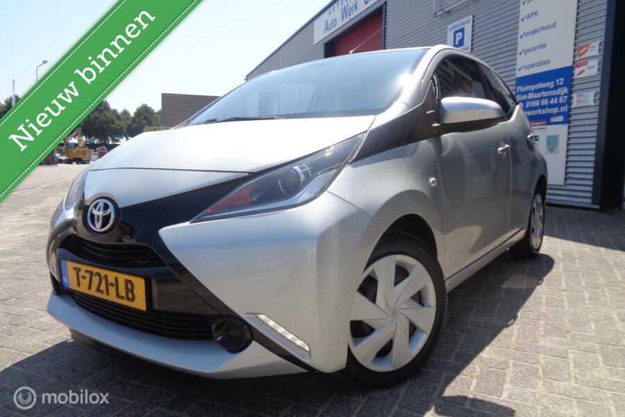 Toyota Aygo 1.0 VVT-i x-play/Airco/5deurs/Cruise/Bluetooth/Nieuwstaat