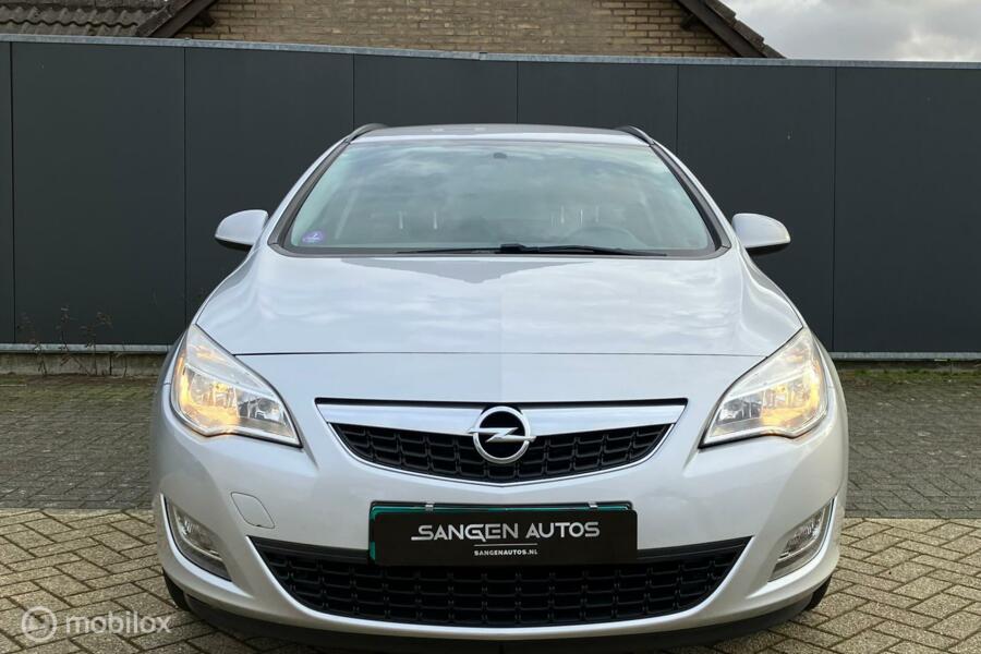 Opel Astra Sports Tourer 1.4 Turbo Business +/navigatie