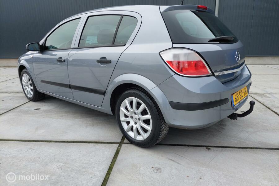 Opel Astra 1.6 Business automaat