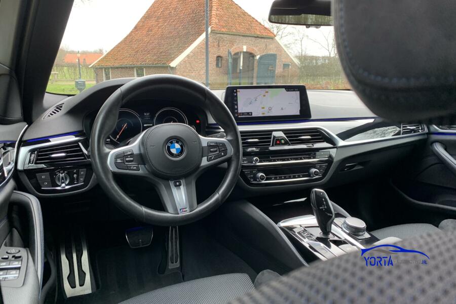 BMW 530e High Executive M Sportpakket*HUD*CAMERA*Schuif/kanteldak