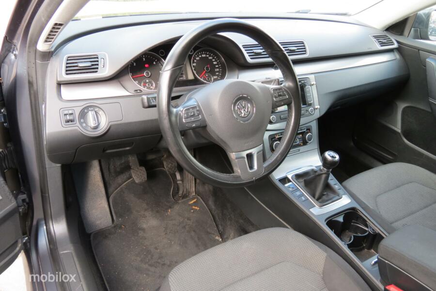 Volkswagen Passat 1.6 TDI Comfortline  NAVI.  BJ11 Zeer nette auto