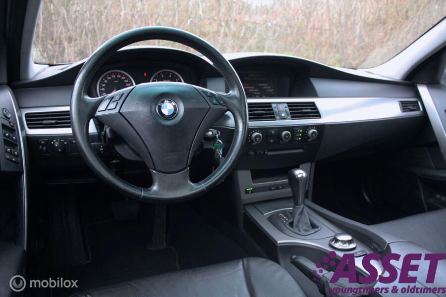 Youngtimer BMW 525i Touring AUT High Exec panorama/trekhaak