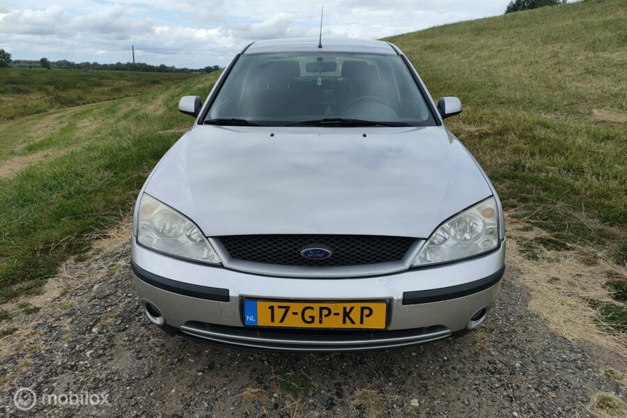 Ford Mondeo 1.8-16V First Edition