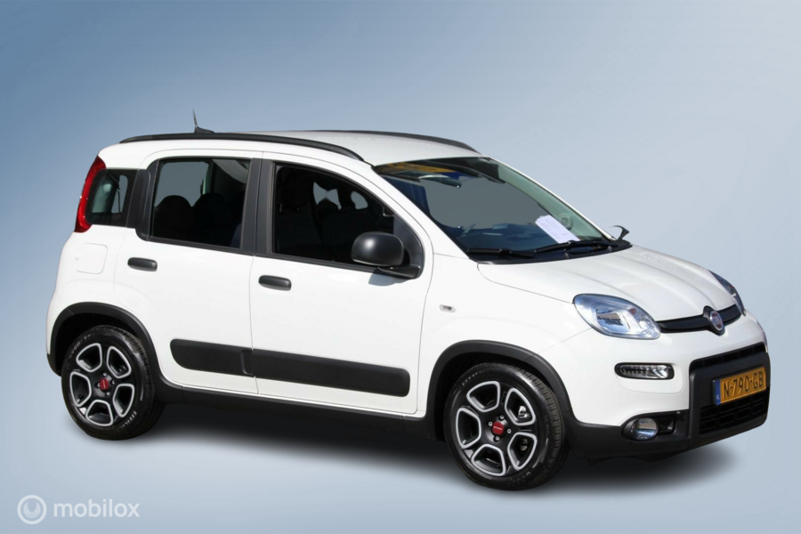 Fiat Panda 1.0 Hybrid City Life, 5100 km,  3 persoons achterbank, Apple Carplay