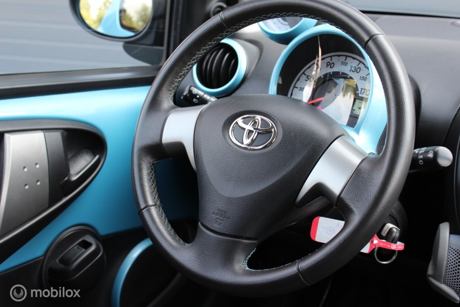 Toyota Aygo Dynamic Blue / Airco / Bluetooth / Lichtmetaal