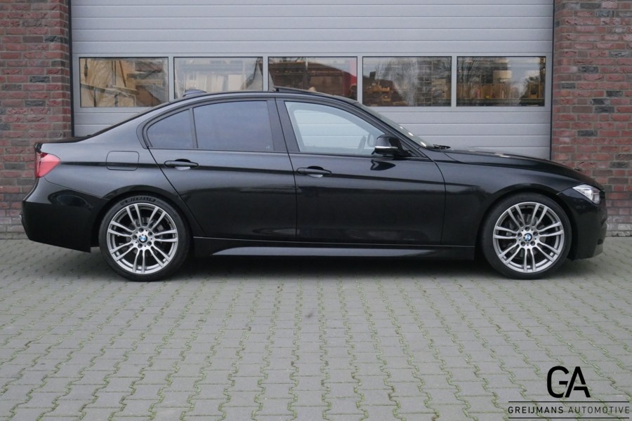 BMW 325D 2.0 218pk|M-pakket|Navi|Schuif/kanteldak|Leder|Cruisecontrol