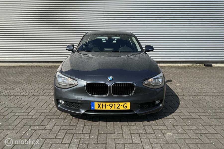 BMW 1-serie 116i Business+ | Climate | Stoelverwarming | Eibach verlagingsset |