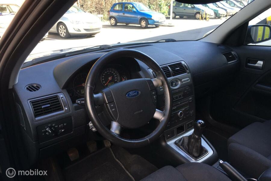 Ford Mondeo 1.8-16V First Edition