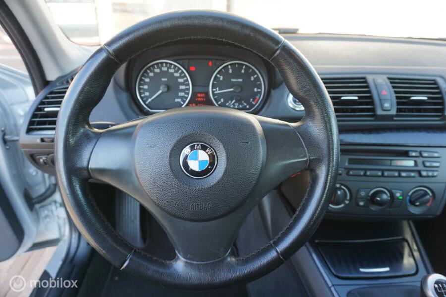 BMW 1-serie 116i Executive | 6-Bak | 5 Deurs | Clima |