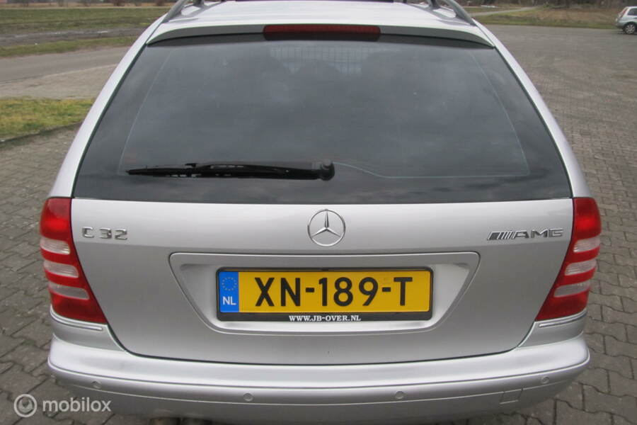 Mercedes C 32 amg pakket, nieuwe banden/velgenset plus APK