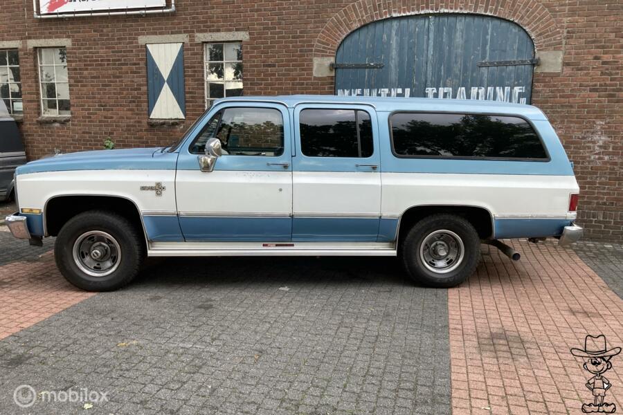 Chevrolet  suburban 4x4 v8 tbi oldtimer barndoors APK en NL