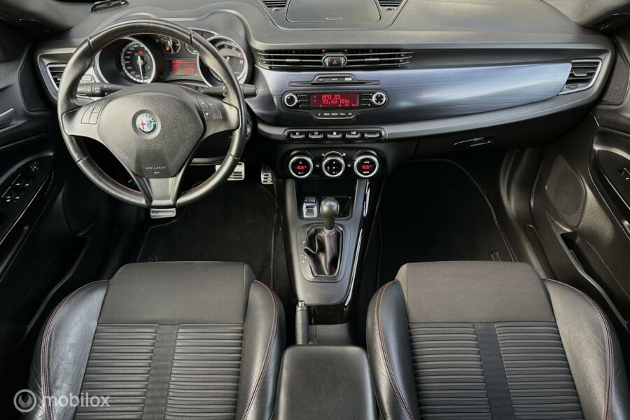 Alfa Romeo Giulietta 1.4 T Turismo PDC Cruise Xenon Automaat
