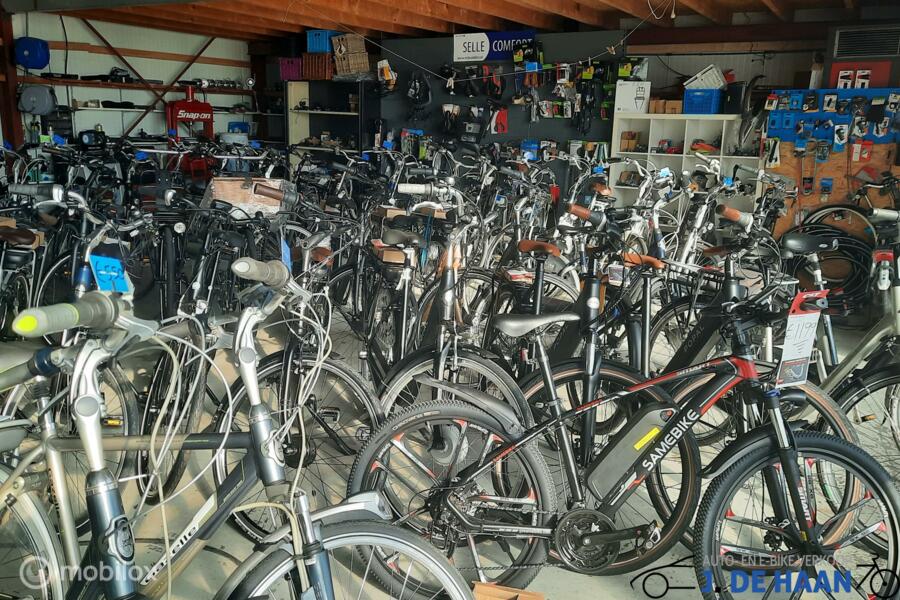 Diverse e bike s  voor school werk kroeg